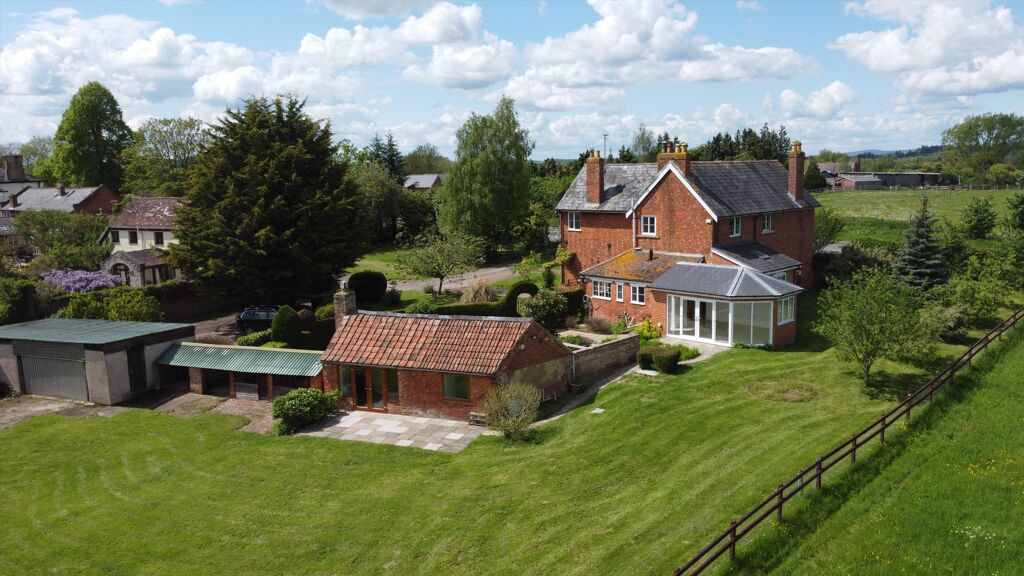 Image of Tewkesbury Road, The Leigh, Gloucester, Gloucestershire, GL19