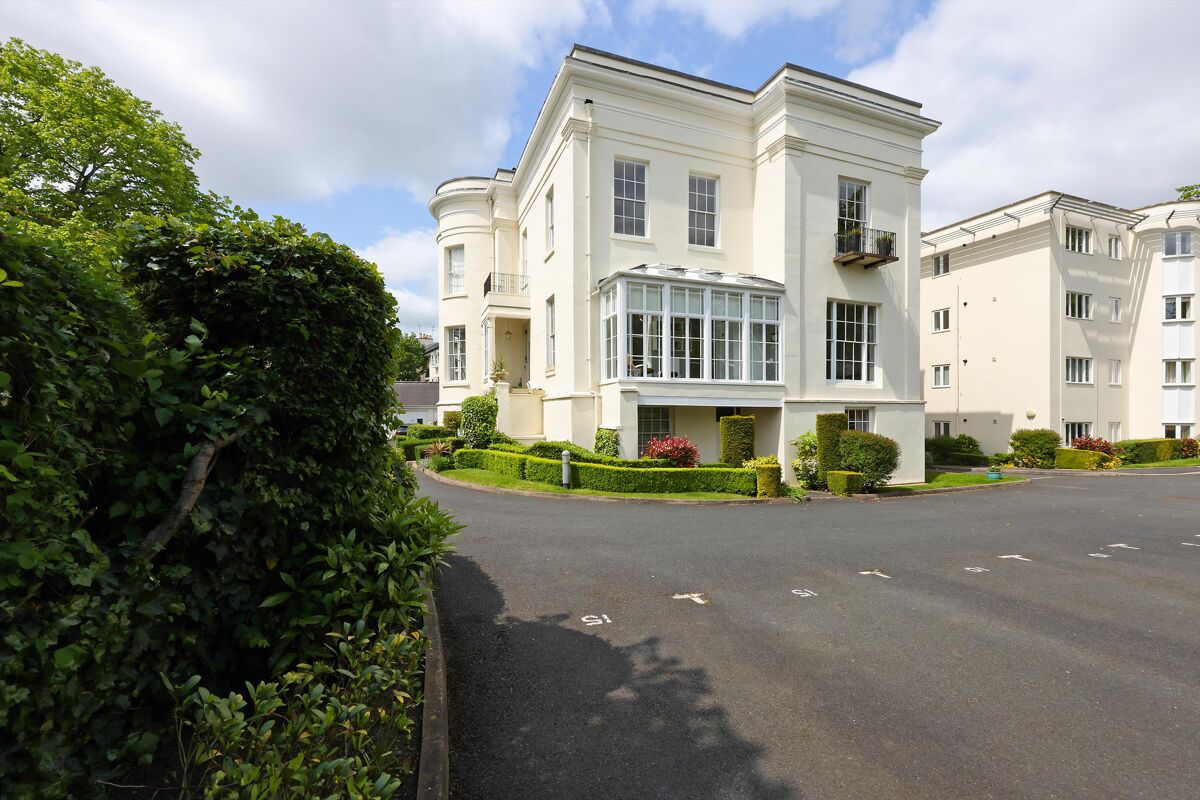 flat for sale in Queens Road, Cheltenham, Gloucestershire, GL50