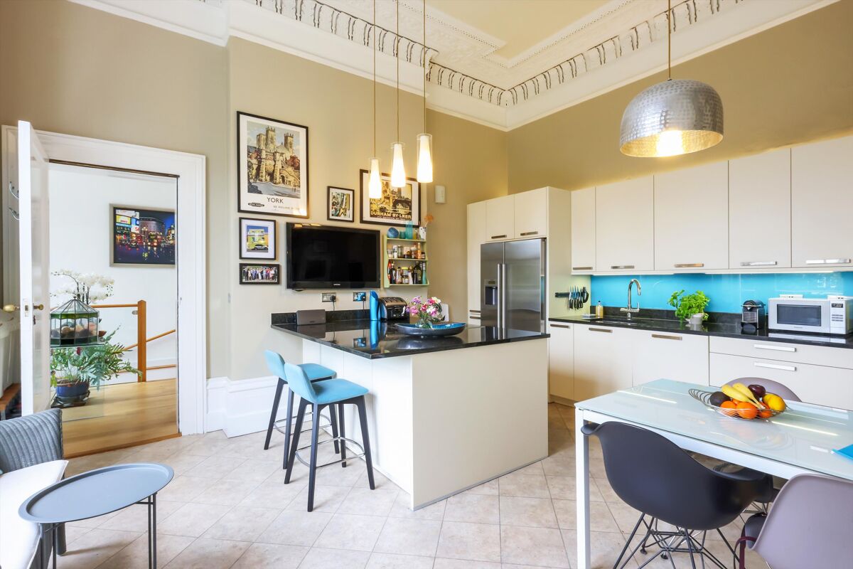 flat for sale in Parabola Road, Cheltenham, Gloucestershire, GL50