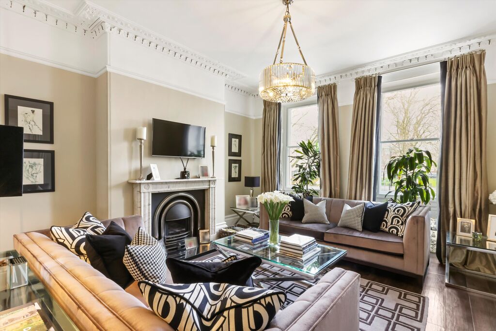 Image of Crescent Terrace, Cheltenham, Gloucestershire, GL50.