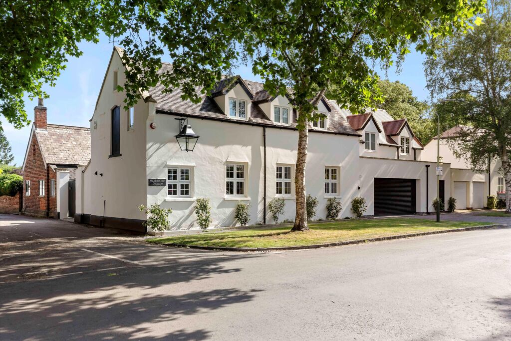 Image of Central Cross Drive, Cheltenham, Gloucestershire, GL52