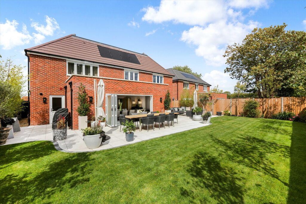 Image of Hillfort Close, Leckhampton, Cheltenham, Gloucestershire, GL53