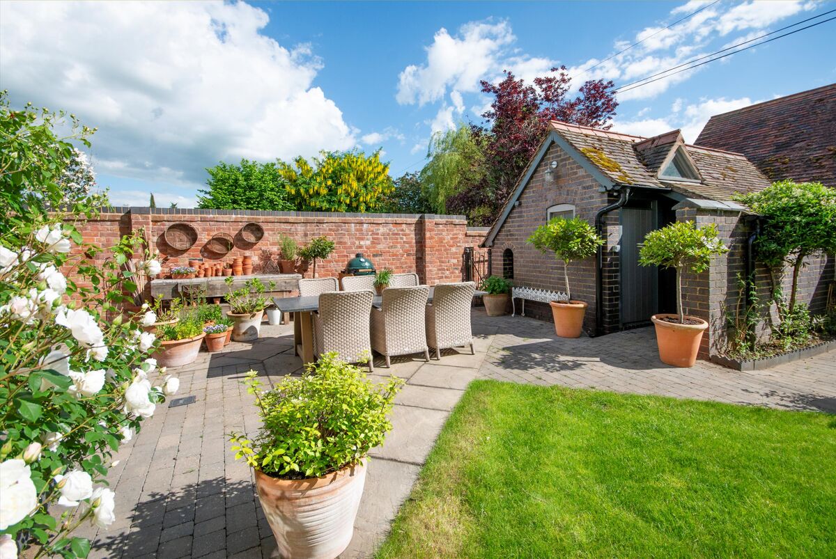 house for sale in Birlingham, on the Gloucestershire/Worcestershire