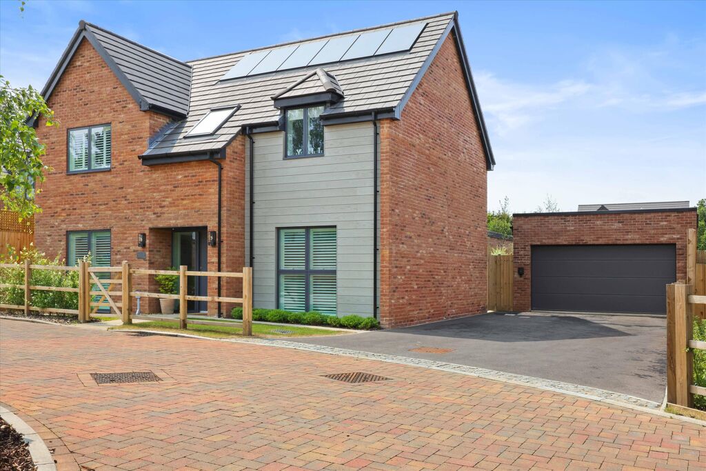 Image of Pear Tree Close, Cheltenham, Gloucestershire, GL53