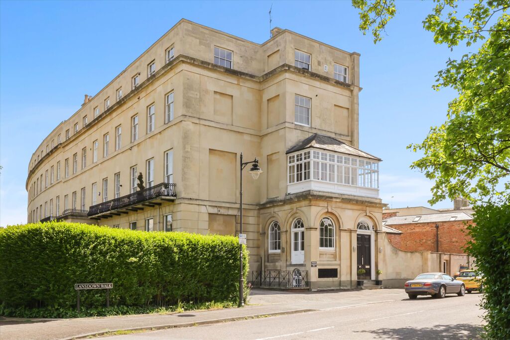Image of Lansdown Crescent, Cheltenham, Gloucestershire, GL50