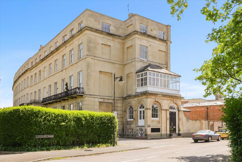 Image of Lansdown Crescent, Cheltenham, Gloucestershire, GL50