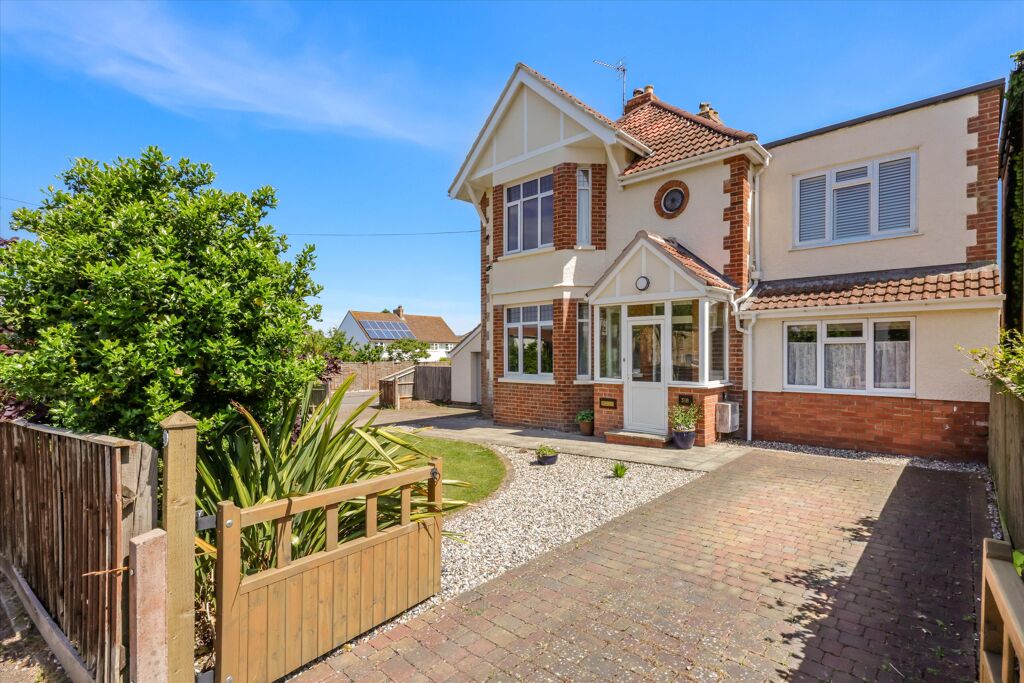 Image of Old Bath Road, Cheltenham, Gloucestershire, GL53
