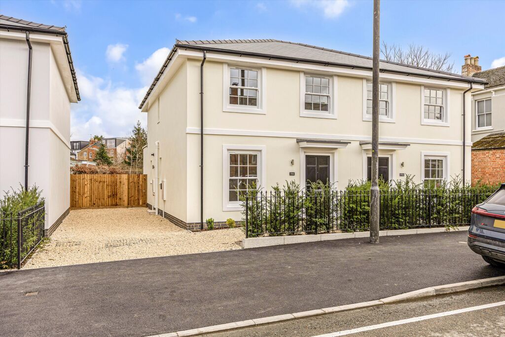 Image of London Road, Cheltenham, Gloucestershire, GL52