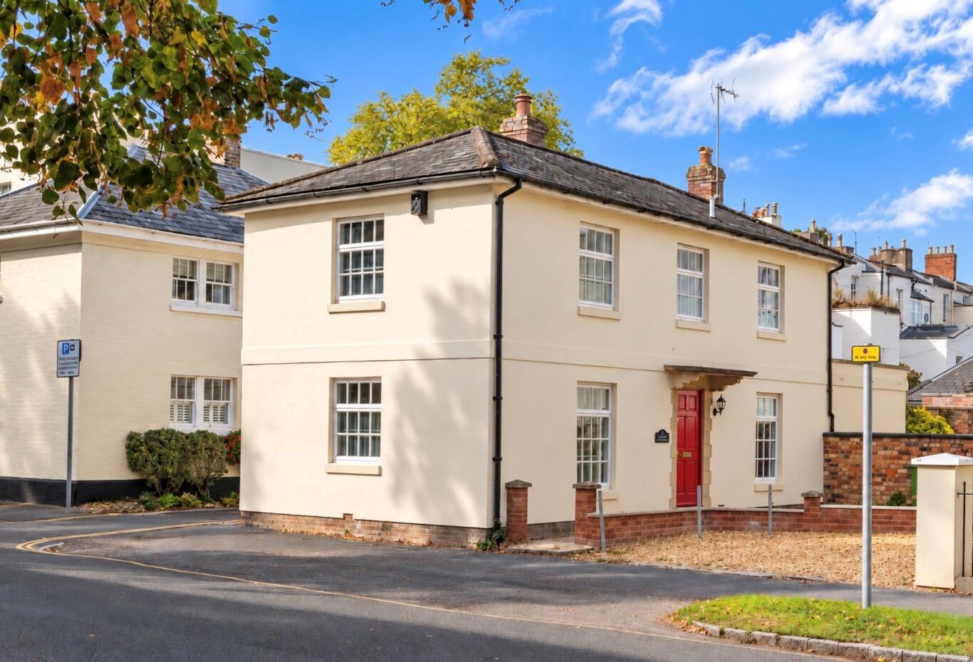 Image of Wellington Square, Cheltenham, Gloucestershire GL50
