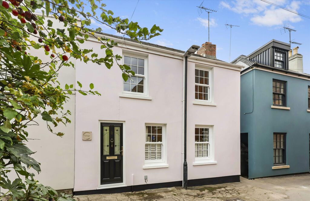 Image of Chapel Lane, Cheltenham, Gloucestershire GL50
