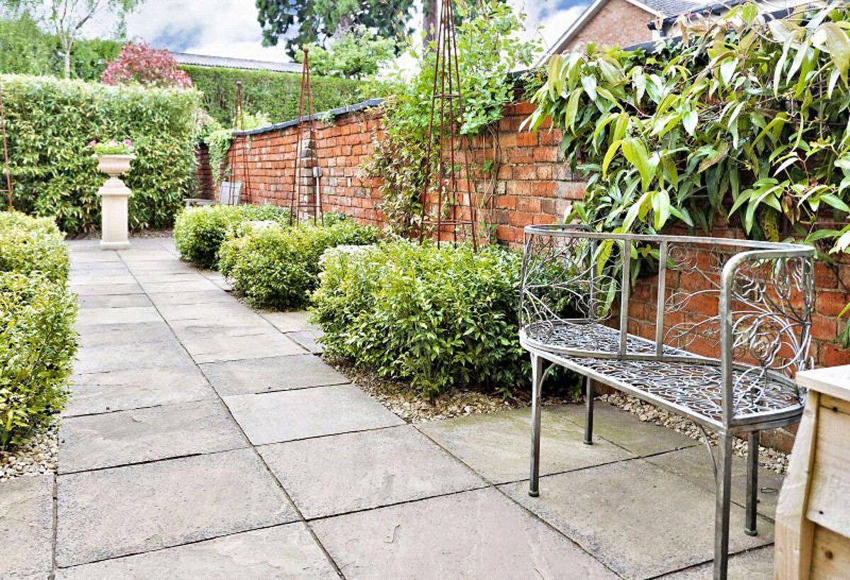 house for sale in Sydenham Road South, Cheltenham, Gloucestershire