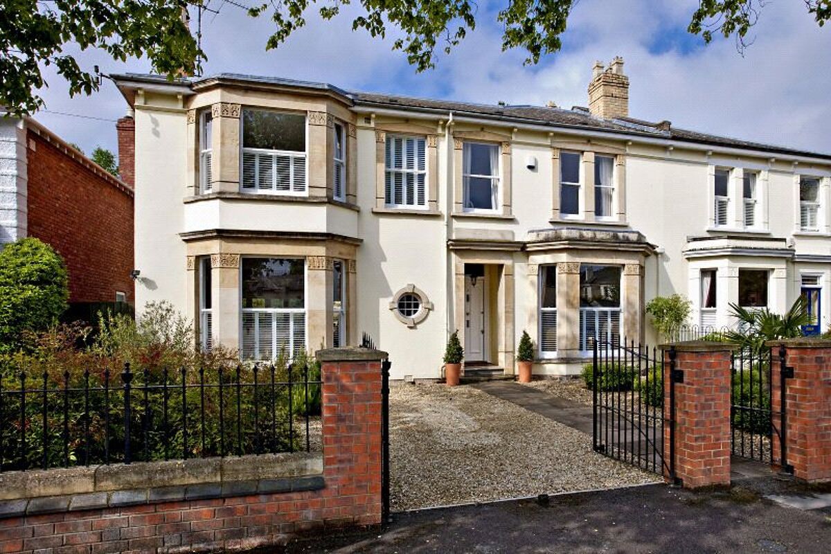 house for sale in Sydenham Road South, Cheltenham, Gloucestershire