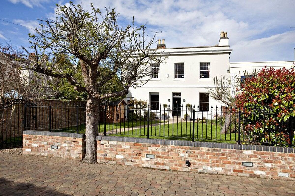 house for sale in Carlton Street, Cheltenham, Gloucestershire, GL52