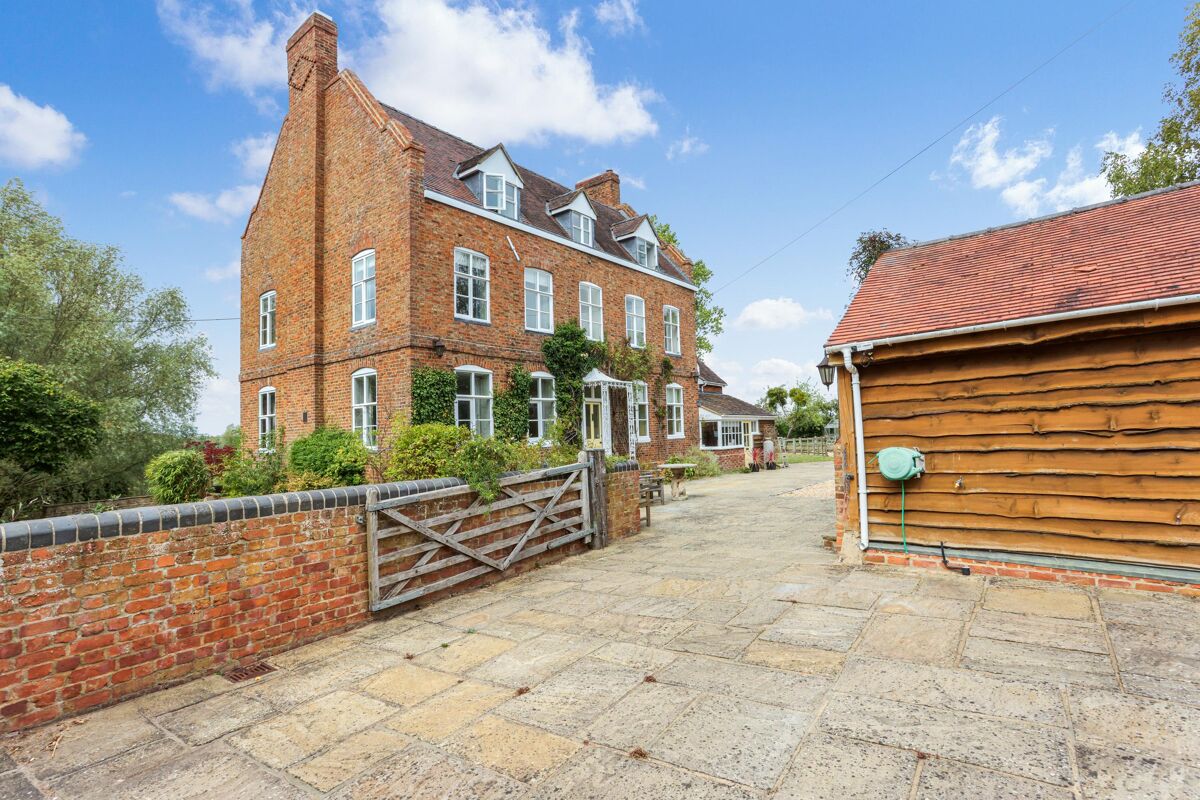 house for sale in The Leigh, Gloucester, Gloucestershire, GL19