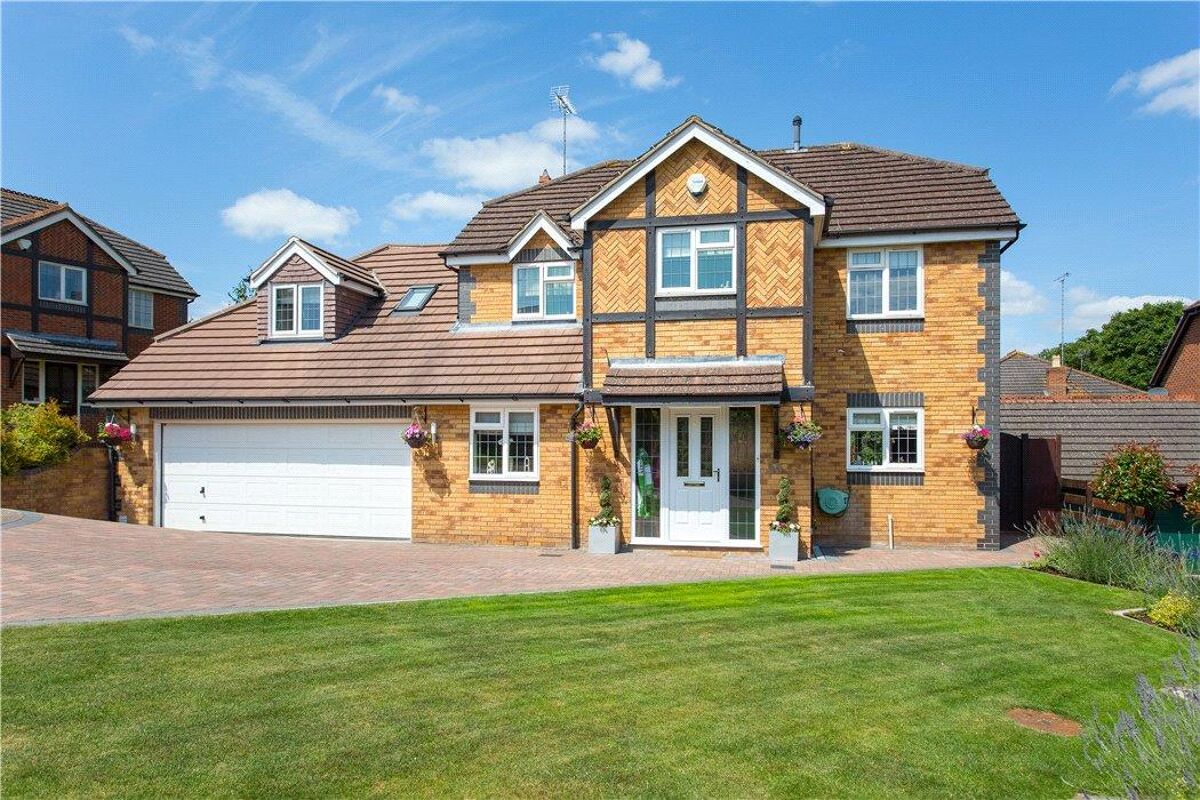 house for sale in Redgrove Park, Cheltenham, Gloucestershire, GL51