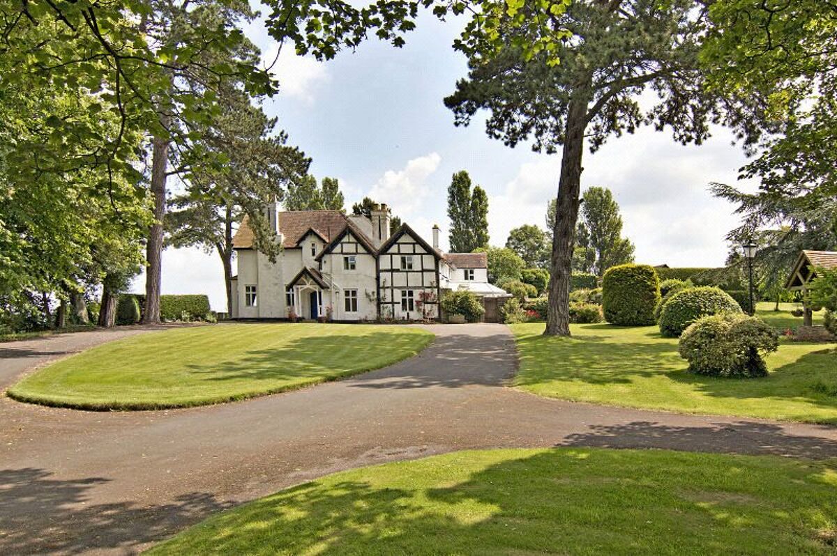 house for sale in Fairfields House, Bromsberrow Road, Redmarley