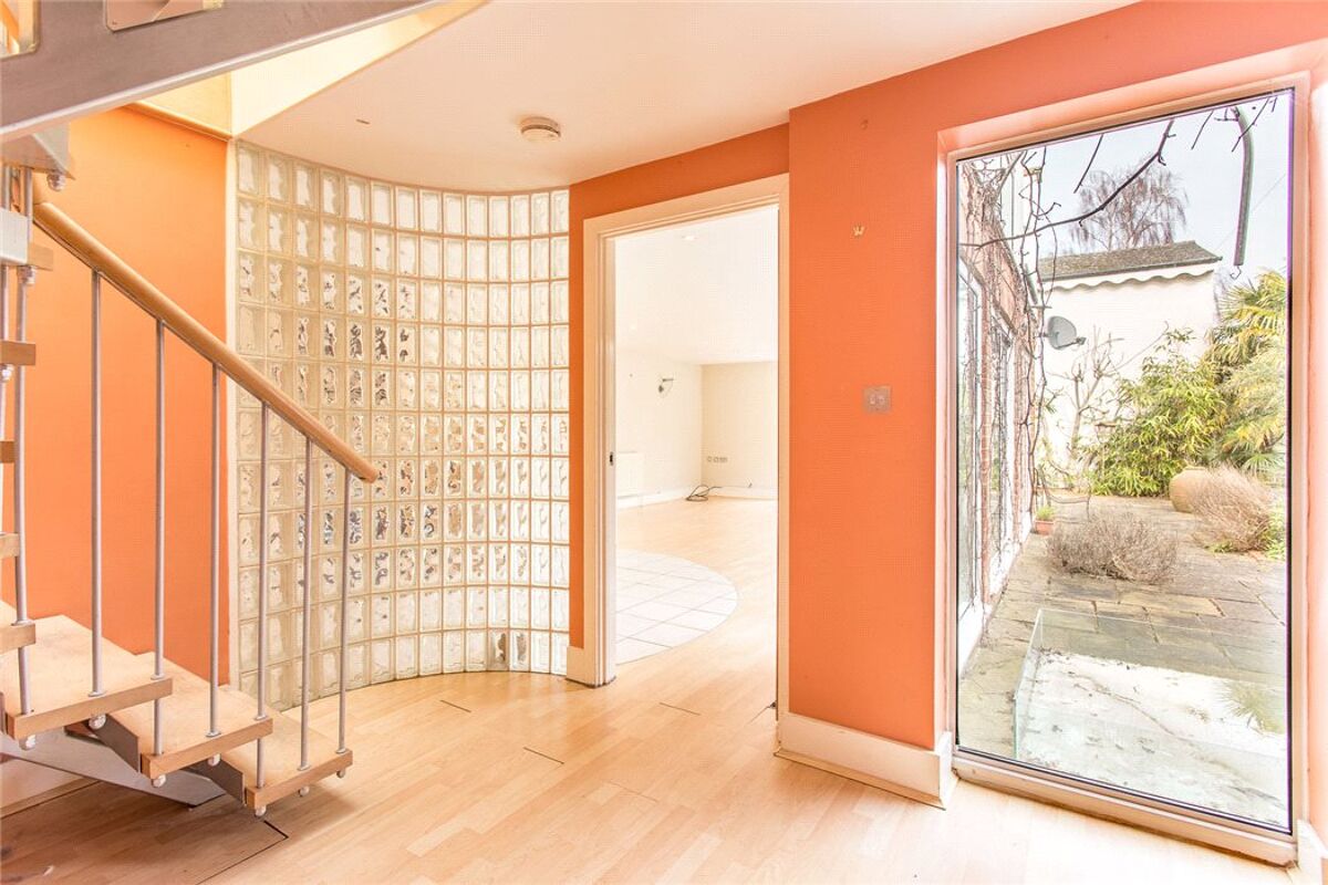 house for sale in Wellington Lane, Cheltenham, Gloucestershire, GL50