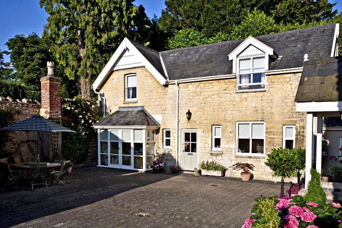 house for sale in Cheltenham, Gloucestershire, GL53 CHE140250