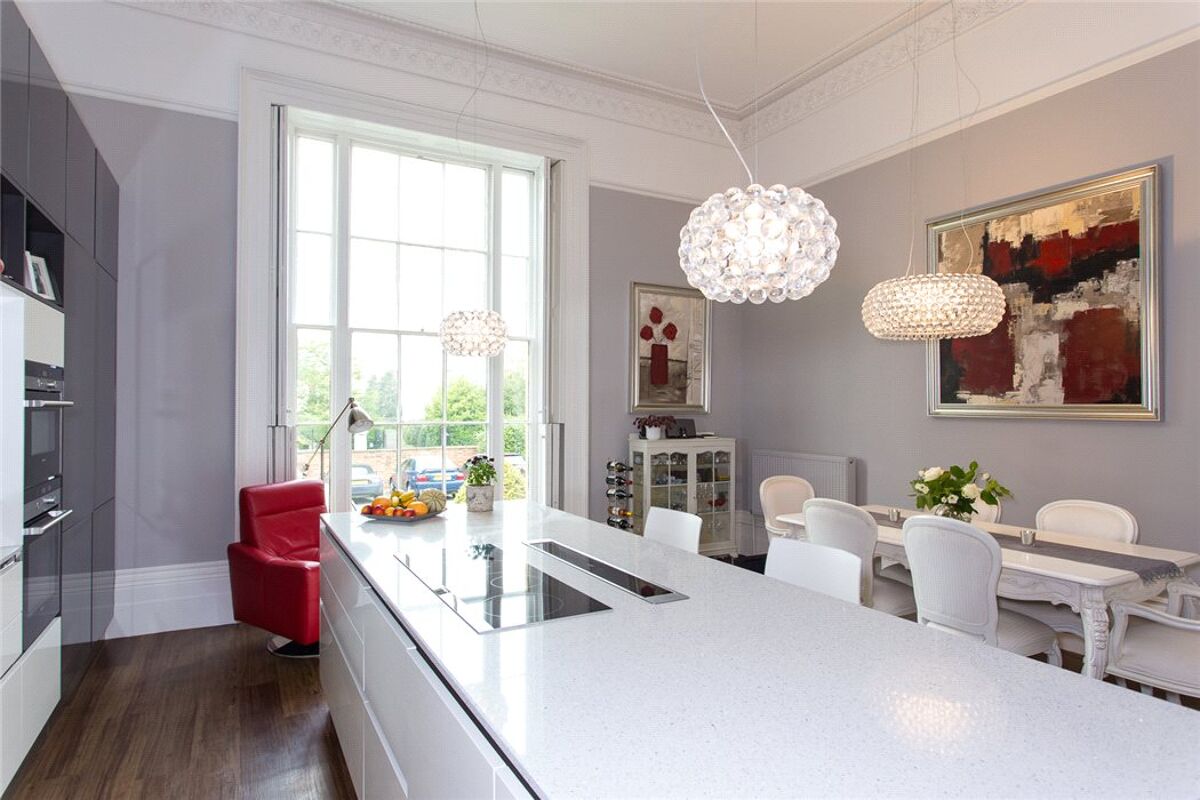 flat for sale in Montpellier House, Suffolk Square, Cheltenham