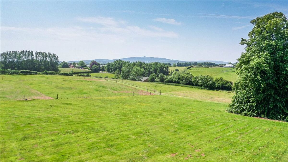 house for sale in The Scarr, Newent, Gloucestershire, GL18 CHE150179