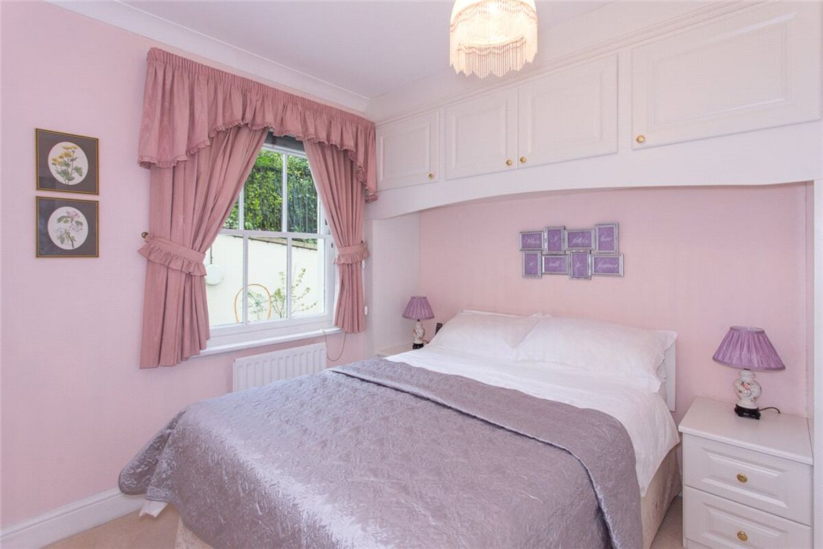 flat for sale in Ashfield House, Bayshill Lane, Cheltenham