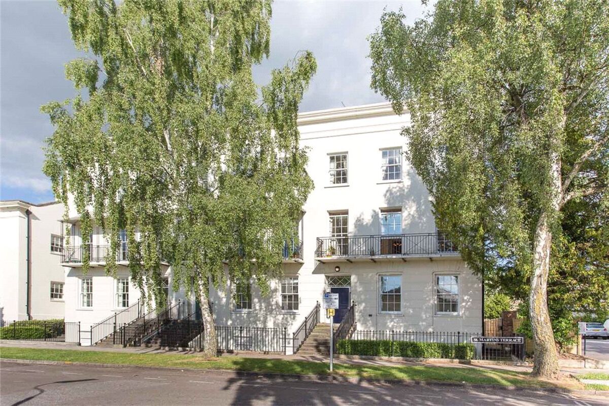 flat for sale in St. Martins Terrace, Clarence Square, Cheltenham, Gloucestershire, GL50