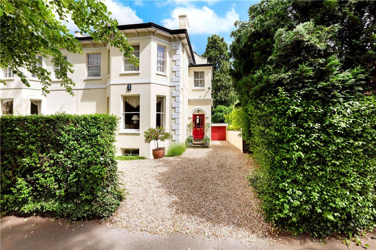 house for sale in Battledown Approach, Cheltenham, Gloucestershire