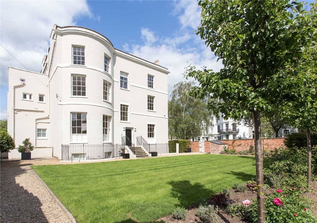 flat for sale in Devonshire House, Pittville Lawn, Cheltenham
