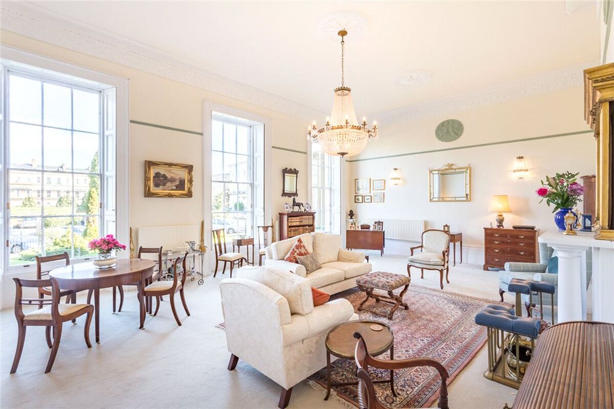 flat for sale in Montpellier House, Suffolk Square, Cheltenham