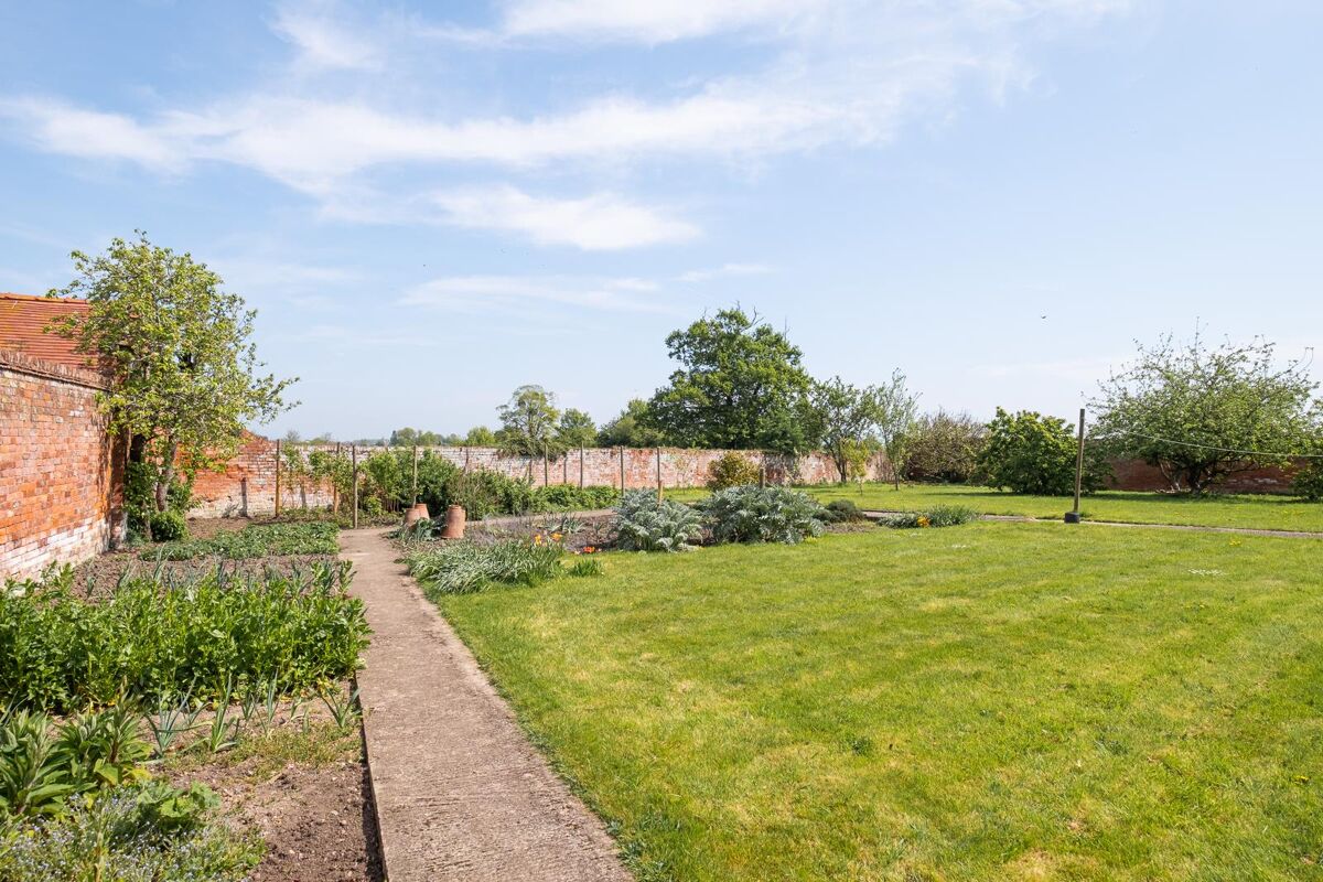 house for sale in Sandhurst, Gloucester, Gloucestershire, GL2