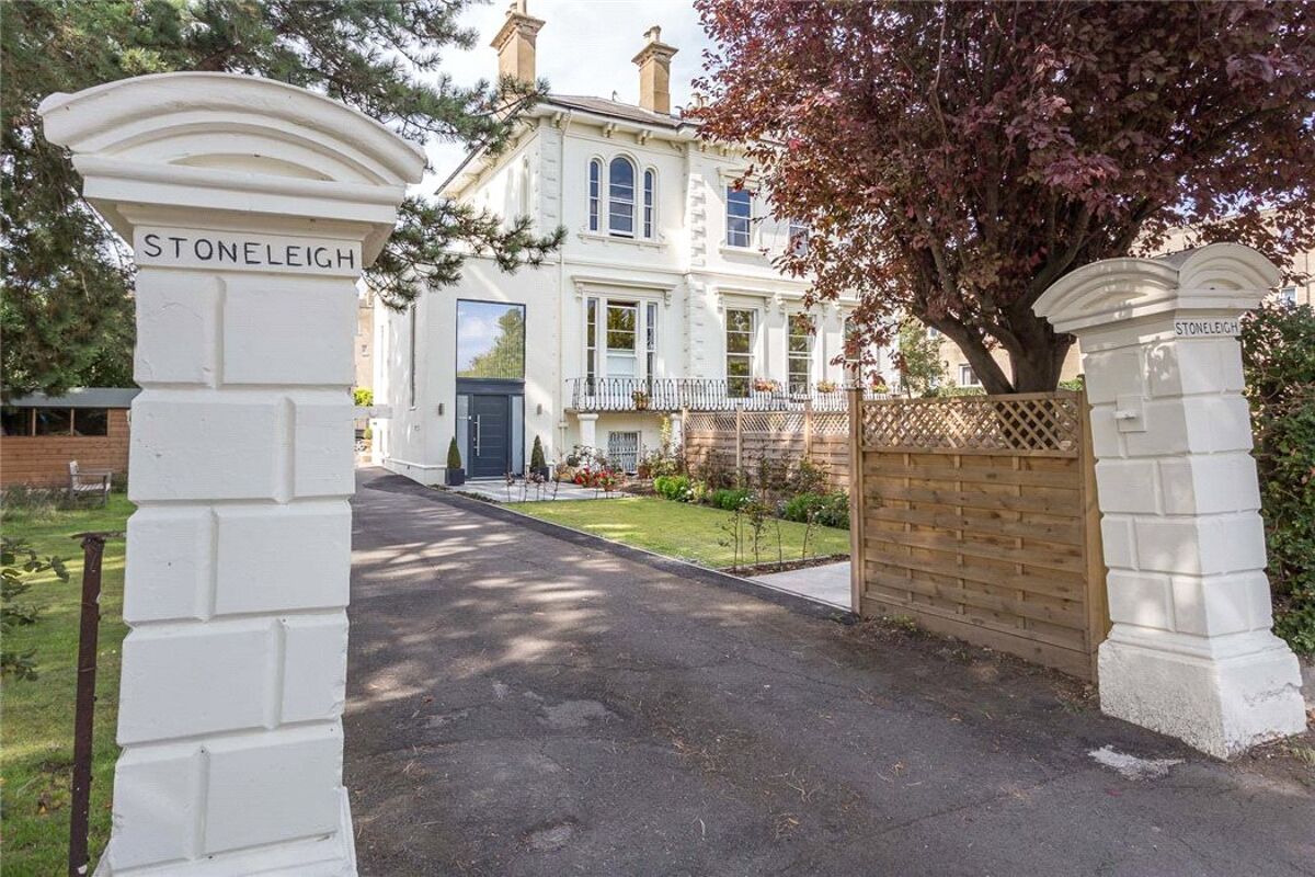 flat for sale in Parabola Road, Cheltenham, Gloucestershire, GL50