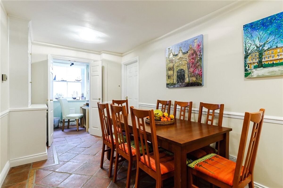 flat for sale in Parabola Road, Cheltenham, Gloucestershire, GL50