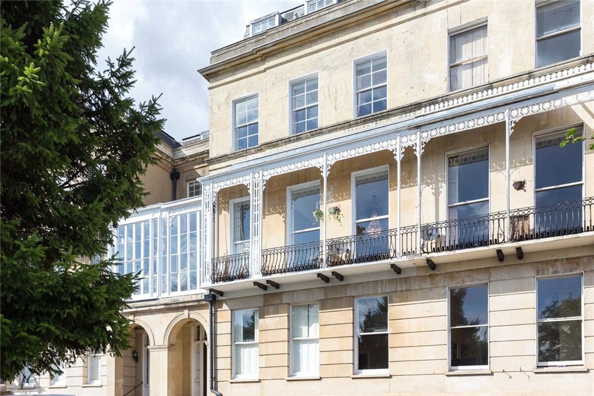flat for sale in Lansdown Place, Cheltenham, Gloucestershire, GL50