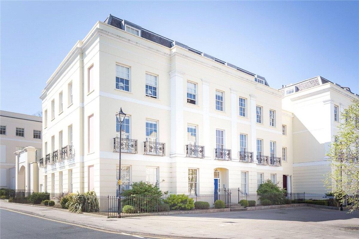 flat for sale in The Broad Walk, Imperial Square, Cheltenham