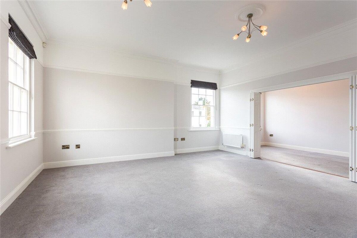 flat for sale in The Broad Walk, Imperial Square, Cheltenham