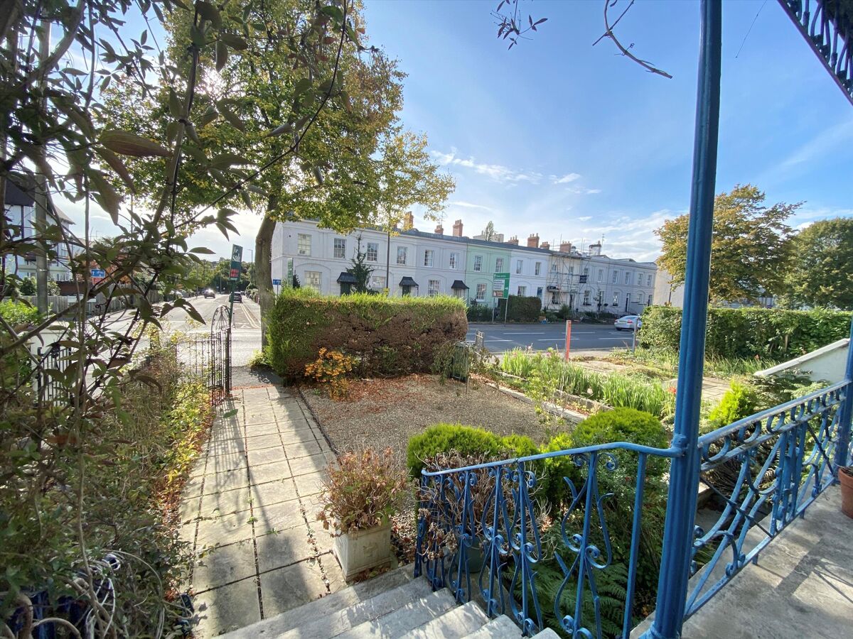 house for sale in London Road, Cheltenham, Gloucestershire, GL52