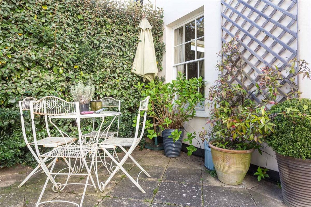 flat for sale in Douglas House, Vittoria Walk, Cheltenham