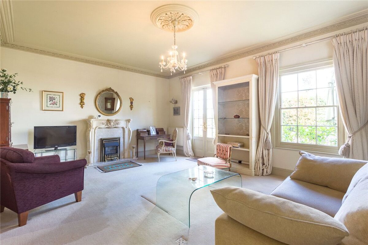 flat for sale in Douglas House, Vittoria Walk, Cheltenham