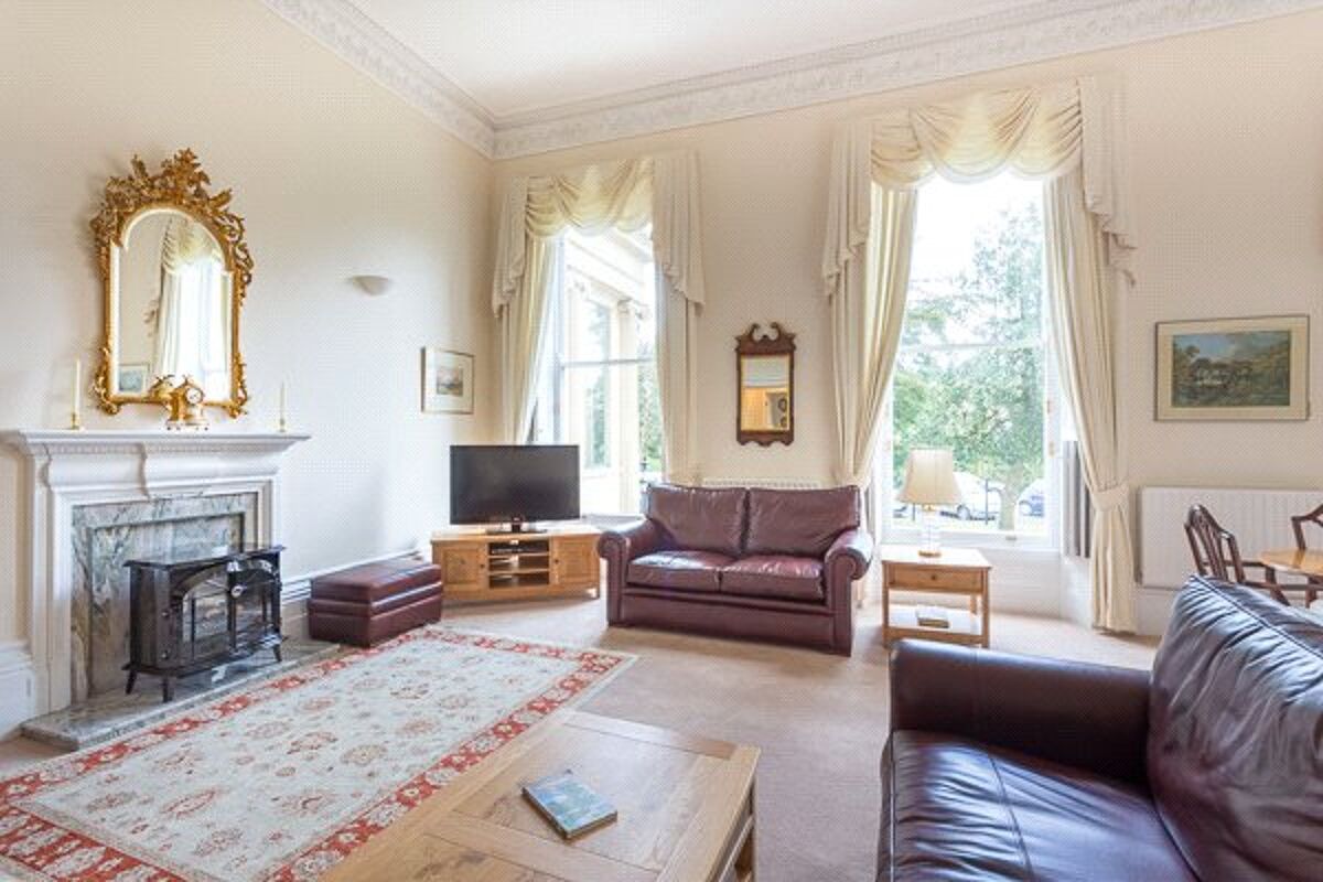 flat for sale in Montpellier House, Suffolk Square, Cheltenham ...