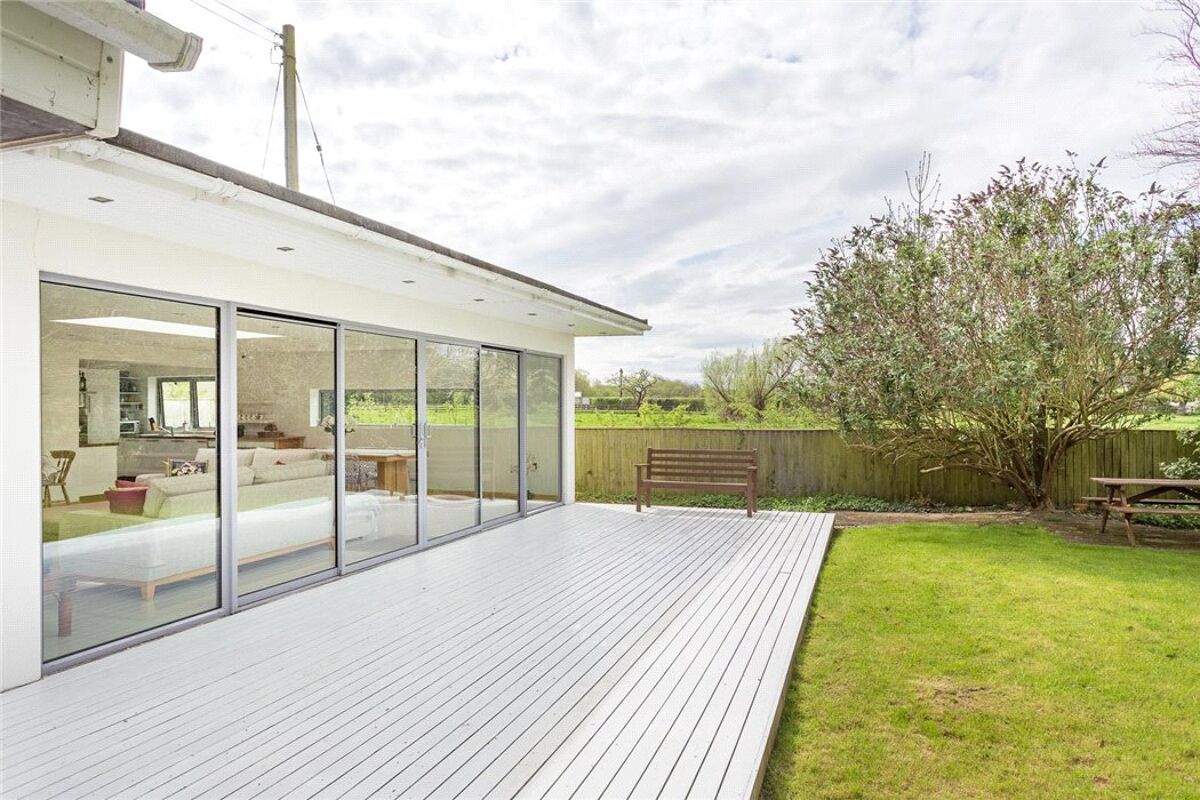 bungalow for sale in Stoke Road, Stoke Orchard, Cheltenham, Gloucestershire, GL52 CHE180133