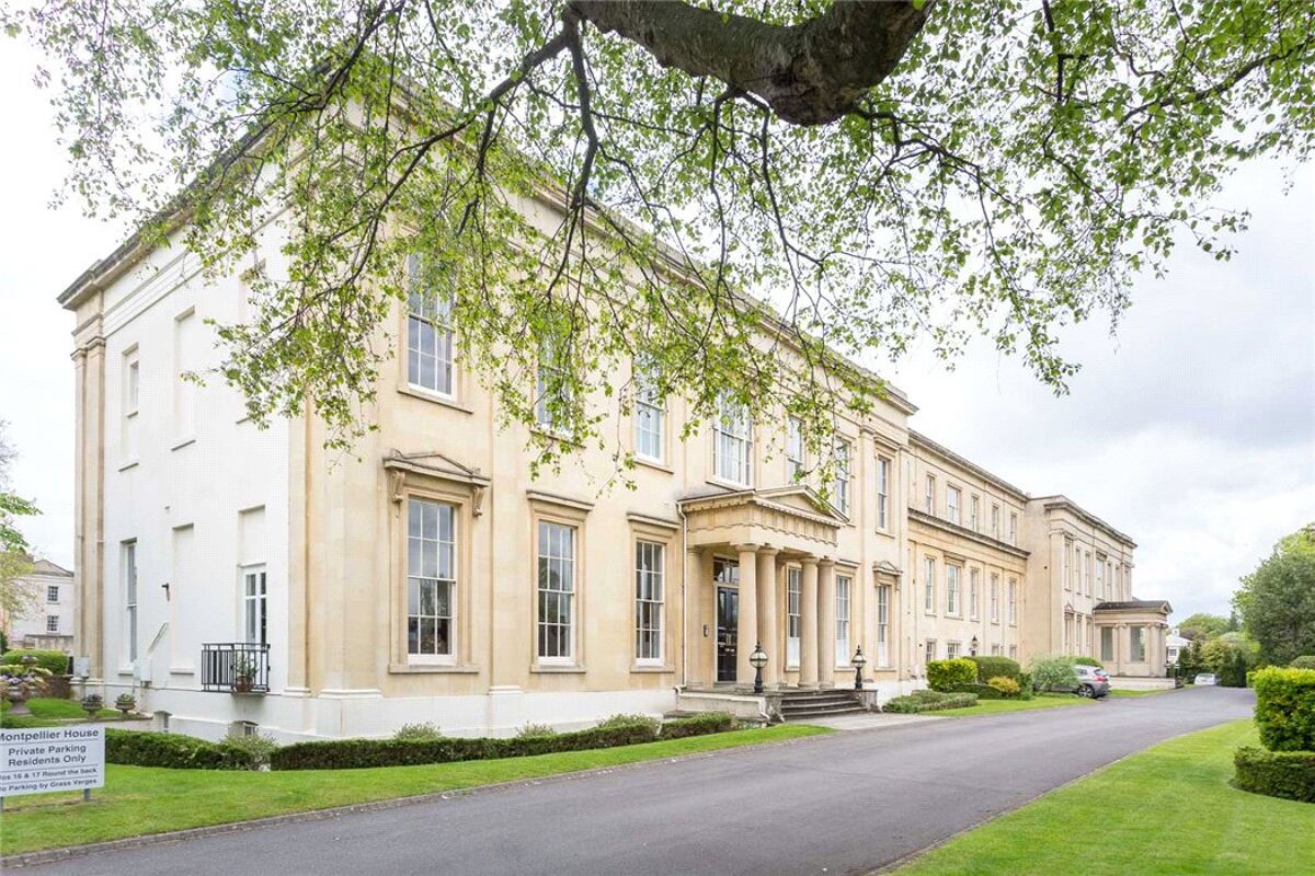 flat for sale in Montpellier House, Suffolk Square, Cheltenham