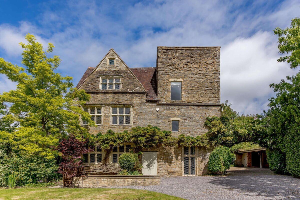 house for sale in Mythe Road, Tewkesbury, Gloucestershire, GL20