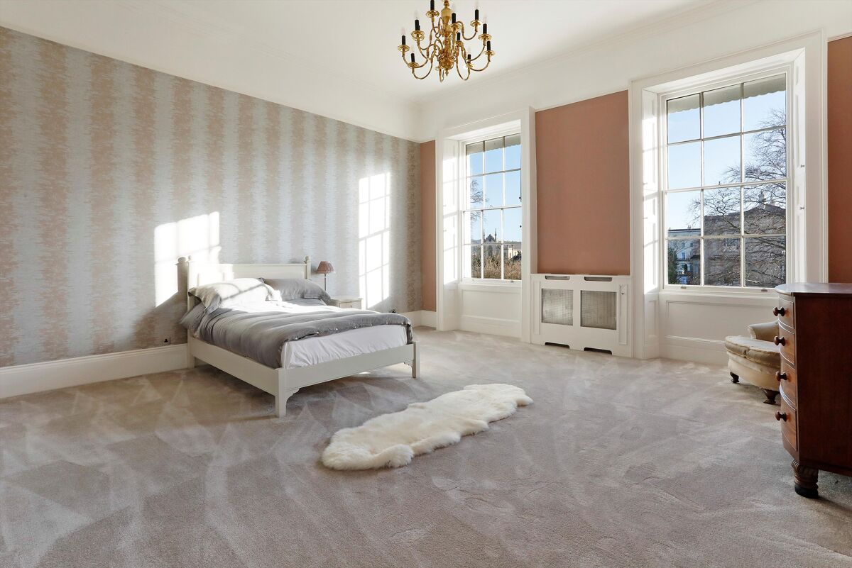 flat for sale in Stratford House, Suffolk Square, Cheltenham