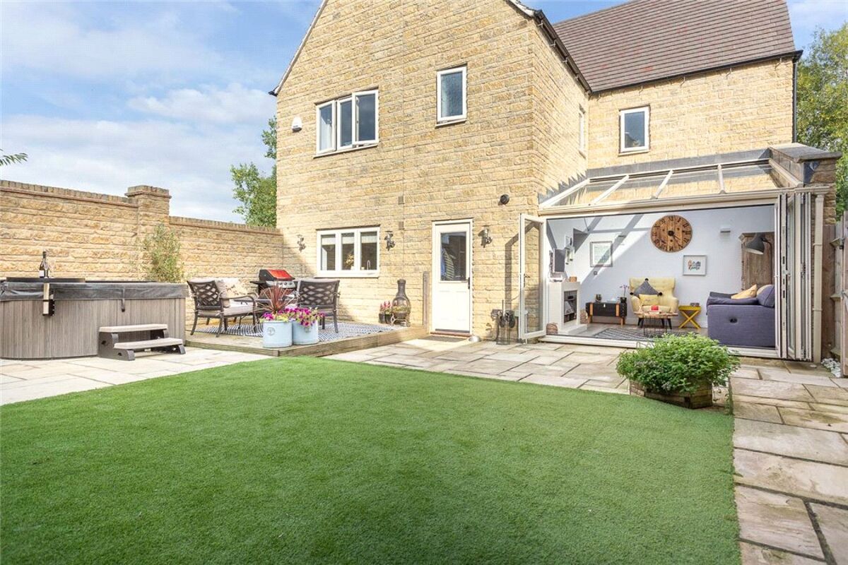 house for sale in Adlards Walk, Cheltenham, Gloucestershire