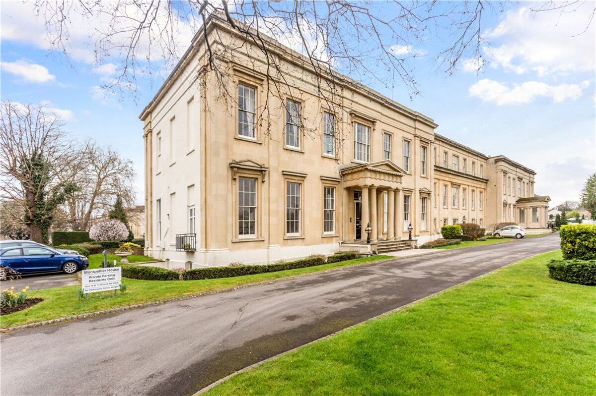 flat for sale in Montpellier House, Suffolk Square, Cheltenham