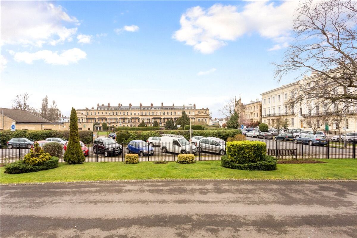 flat for sale in Montpellier House, Suffolk Square, Cheltenham