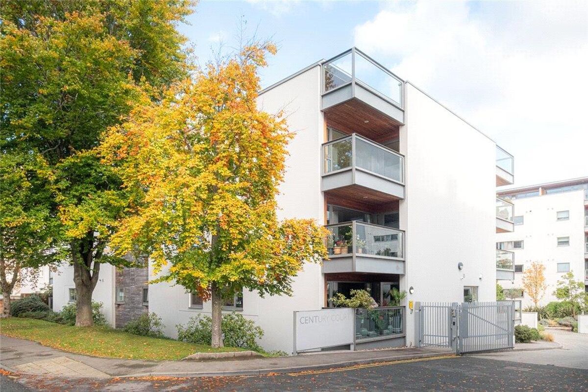 flat for sale in Century Court, Montpellier Grove, Cheltenham