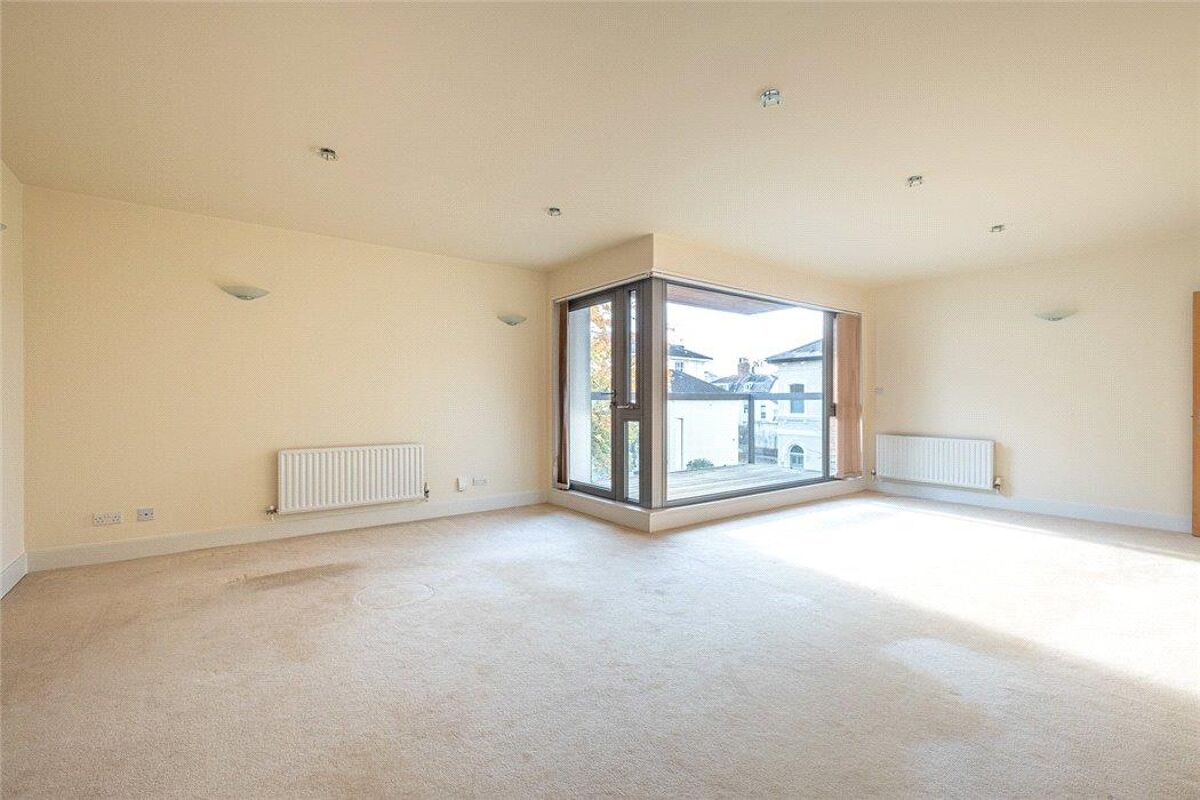flat for sale in Century Court, Montpellier Grove, Cheltenham