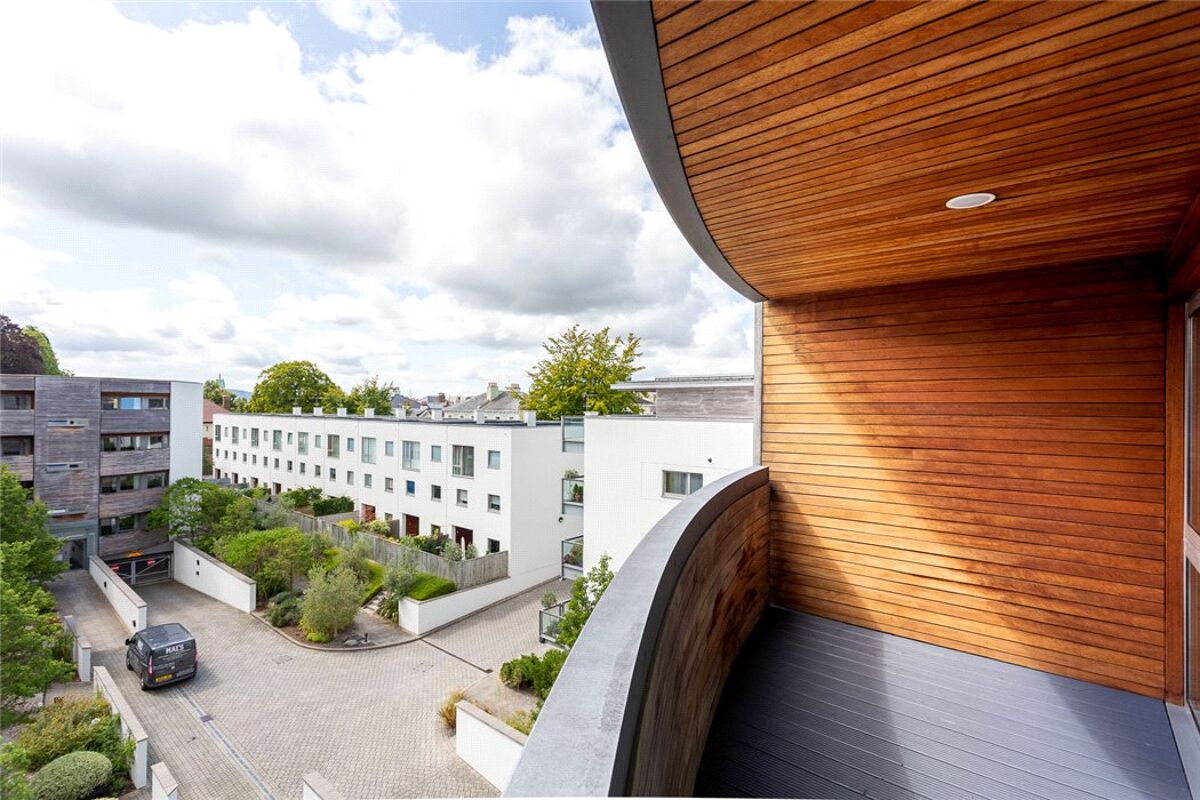 flat for sale in Century Court, Montpellier Grove, Cheltenham