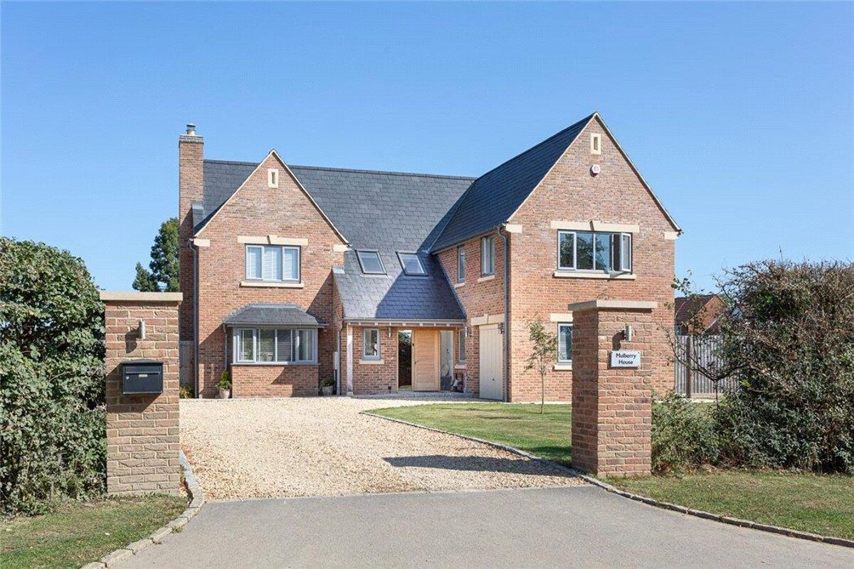house for sale in Meadow View, Wainlode Lane, Gloucester